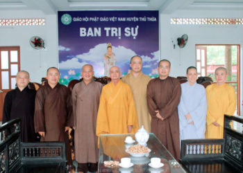Ban Trị sự huyện Thủ Thừa chúc Tết lãnh đạo địa phương
