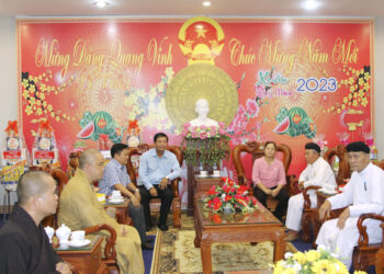 BAN TRỊ SỰ KẾT HỢP CÁC TÔN GIÁO BẠN THĂM VÀ CHÚC TẾT  CÁC CƠ QUAN, BAN NGÀNH HUYỆN.