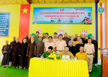 LỄ KÝ KẾT BAN HÀNH NỘI DUNG CÔNG TÁC TUYÊNTRUYỀN,ĐẢM BẢO TRẬT TỰ AN TOÀN GIAO THÔNG HUYỆN THỦ THỪA