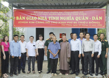 LỄ BÀN GIAO NHÀ TÌNH NGHĨA QUÂN-DÂN TẠI ẤP 4 ,XÃ MỸ THẠNH, HUYỆN THỦ THỪA