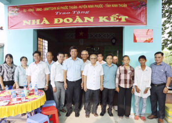LỄ BÀN GIAO NHÀ ĐOÀN KẾT CHO HỘ ÔNG NGUYỄN VĂN NĂM TẠI XÃ BÌNH THẠNH, HUYỆN THỦ THỪA