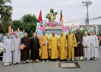 DIỄU HÀNH XE HOA  MỪNG PHẬT ĐẢN PL.2568 –DL.2024 PHẬT GIÁO THỦ THỪA