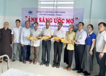 Công ty Vĩnh Hoàn tài trợ Phẫu thuật mắt tại Tân Hồng
